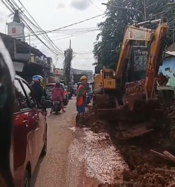 Proyek PUSDA Kota Bekasi RP 5.7 Milliar di Jalan Bintara Raya Meski Tanpa Standar Prosedural Bisa Berjalan Lancar 
