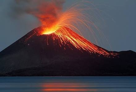 Anak Gunung Krakatau Terjadi Erupsi